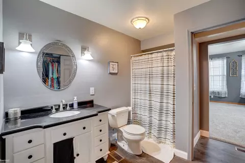 Bath - 7130 Lapeer, Davison, MI 48423 photo 5 of 8