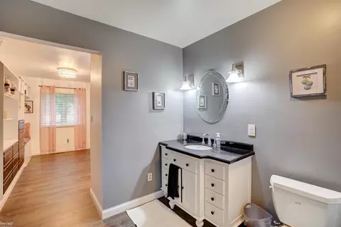 Bath - 7130 Lapeer, Davison, MI 48423 photo 4 of 8