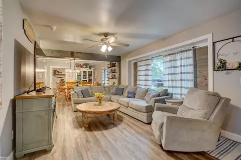 Living - 7130 Lapeer, Davison, MI 48423 photo 1 of 5