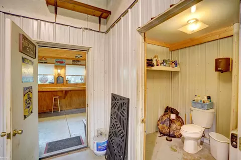 Bath - 7130 Lapeer, Davison, MI 48423 photo 8 of 8