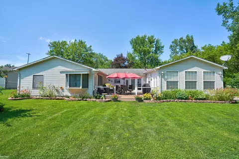 Exterior - 7130 Lapeer, Davison, MI 48423 photo 8 of 17