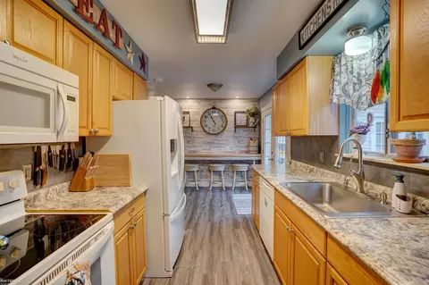 Kitchen - 7130 Lapeer, Davison, MI 48423 photo 1 of 4