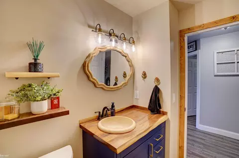 Bath - 7130 Lapeer, Davison, MI 48423 photo 3 of 8