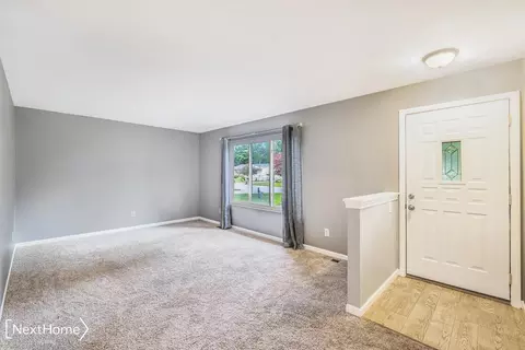 Living - 5482 Meadowcrest, Flint, MI 48532 photo 1 of 2