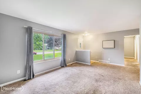 Living - 5482 Meadowcrest, Flint, MI 48532 photo 2 of 2