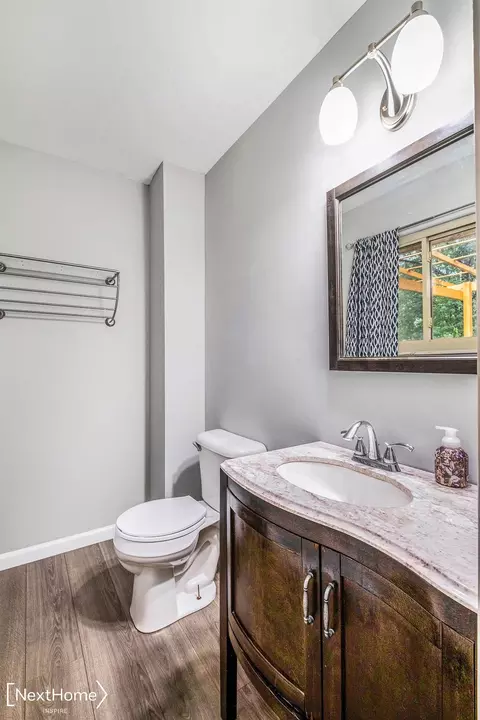 Bath - 5482 Meadowcrest, Flint, MI 48532 photo 2 of 2