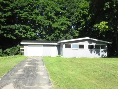 n6379 Alger Heights Road, Munising, MI 49862