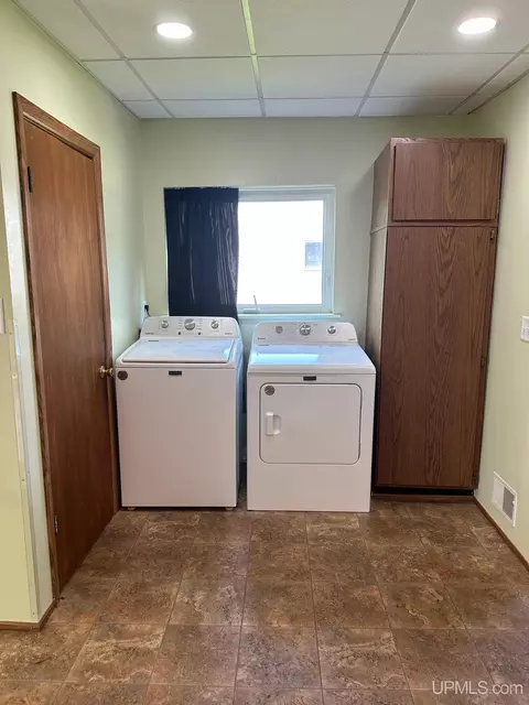 305 Oak, Ishpeming, MI 49849 photo 22