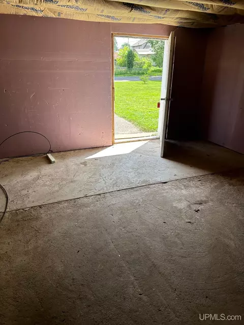305 Oak, Ishpeming, MI 49849 photo 42