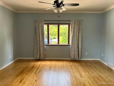 305 Oak, Ishpeming, MI 49849 photo 14