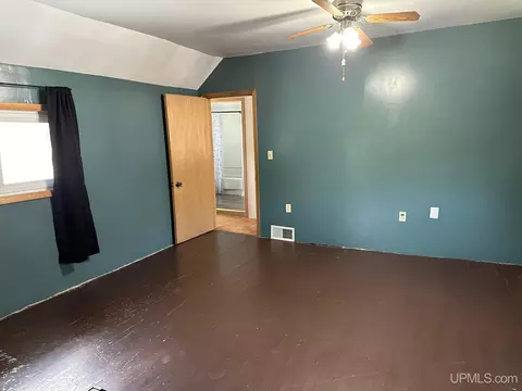 305 Oak, Ishpeming, MI 49849 photo 32