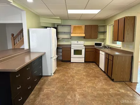 305 Oak, Ishpeming, MI 49849 photo 20