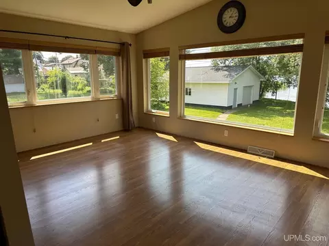 305 Oak, Ishpeming, MI 49849 photo 25