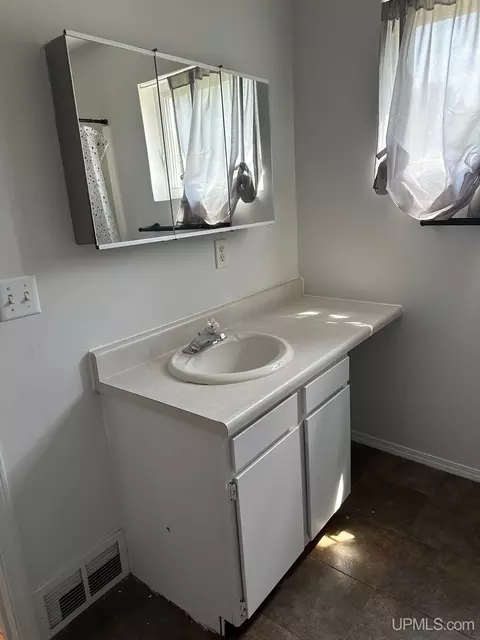 305 Oak, Ishpeming, MI 49849 photo 38