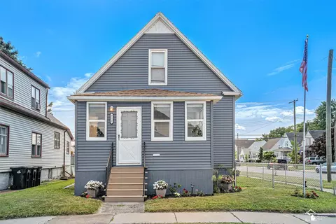 371 Ford, Wyandotte, MI 48192