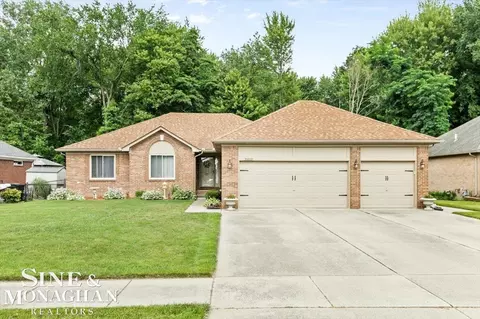 50802 Oaks, Chesterfield, MI 48047