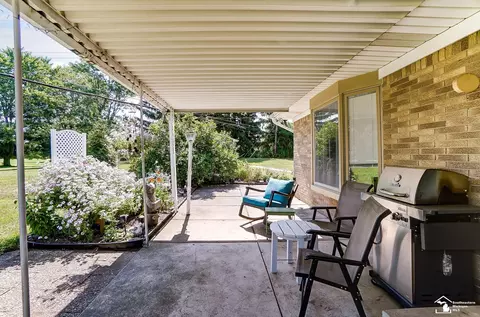Exterior - 735 E Hurd, Monroe, MI 48162 photo 6 of 12