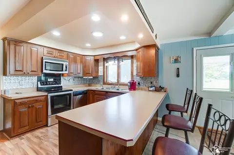 Kitchen - 735 E Hurd, Monroe, MI 48162 photo 2 of 6