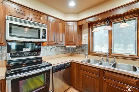 Kitchen - 735 E Hurd, Monroe, MI 48162 photo 4 of 6