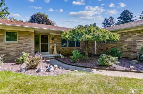 Exterior - 735 E Hurd, Monroe, MI 48162 photo 3 of 12