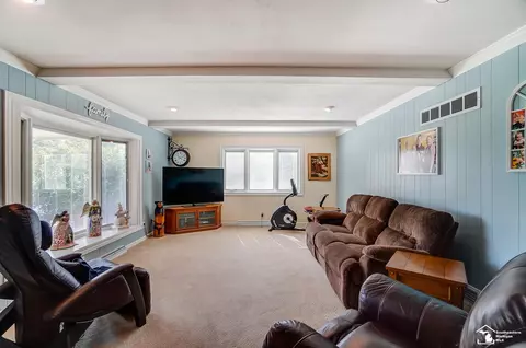 Living - 735 E Hurd, Monroe, MI 48162 photo 3 of 4