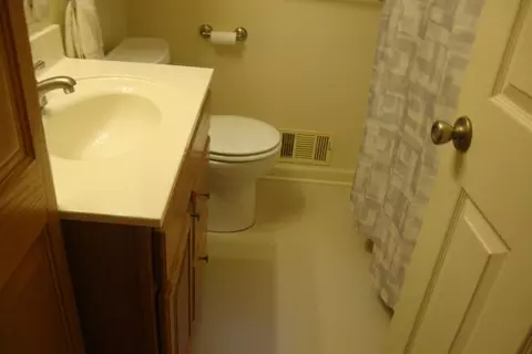 Bath - 1411 Bradley, Flint, MI 48503 photo 2 of 2