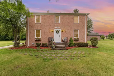 1211 N Outer, Saginaw, MI 48601