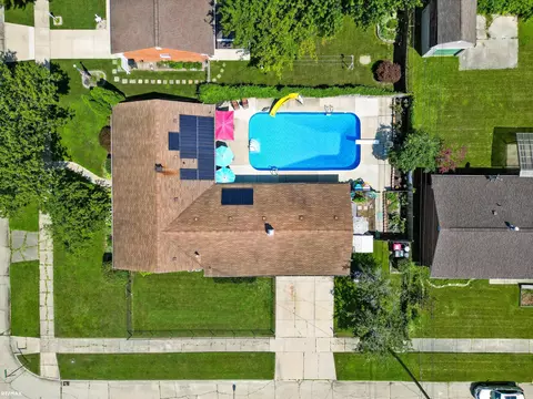 20510 Luna, Clinton Township, MI 48035