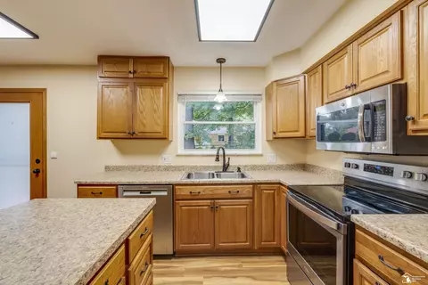 7724 Seneca, Temperance, MI 48182 photo 5