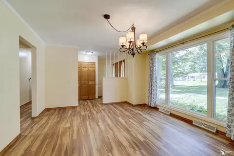 7724 Seneca, Temperance, MI 48182 photo 4