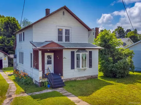 314 Maple, Munising, MI 49862