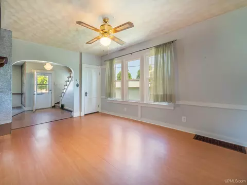 314 Maple, Munising, MI 49862 photo 4