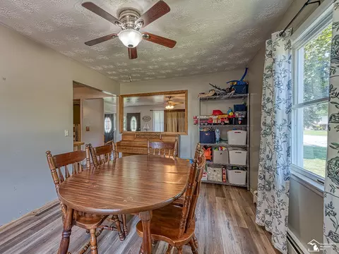 Dining - 12790 Beaver, Carleton, MI 48117 photo 1 of 3