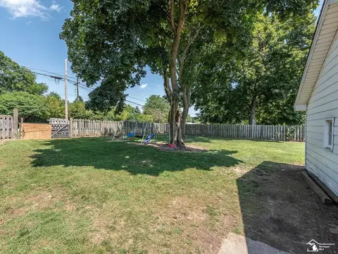 Exterior - 12790 Beaver, Carleton, MI 48117 photo 4 of 8