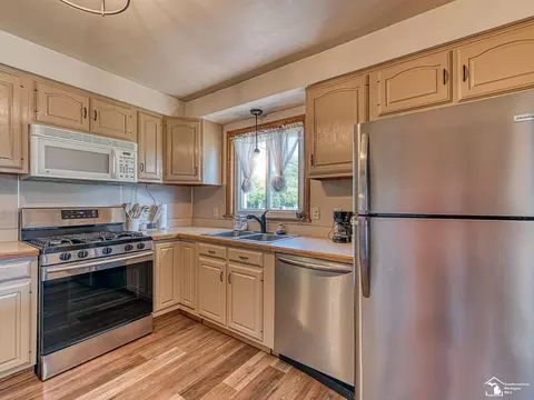 Kitchen - 12790 Beaver, Carleton, MI 48117 photo 2 of 4