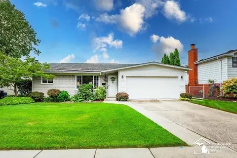 36225 Meadowbrook, Livonia, MI 48154