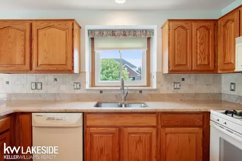 54296 Jack, Macomb, MI 48042 photo 12