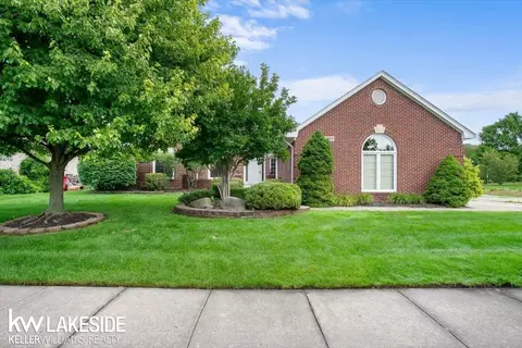 54296 Jack, Macomb, MI 48042 photo 2