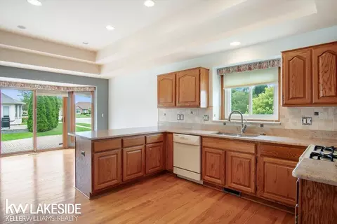 54296 Jack, Macomb, MI 48042 photo 8
