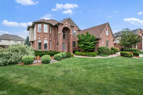 Exterior - 49508 Evanston, Macomb, MI 48044 photo 8 of 9