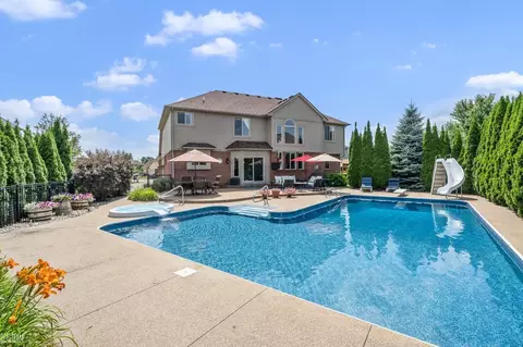 Exterior - 49508 Evanston, Macomb, MI 48044 photo 2 of 9