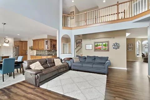Living - 49508 Evanston, Macomb, MI 48044 photo 4 of 5