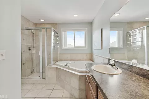Bath - 49508 Evanston, Macomb, MI 48044 photo 2 of 5