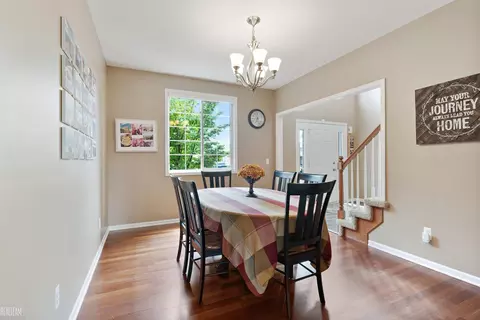 Dining - 49508 Evanston, Macomb, MI 48044 photo 2 of 3