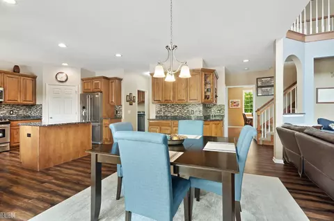 Dining - 49508 Evanston, Macomb, MI 48044 photo 3 of 3