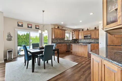 Kitchen - 49508 Evanston, Macomb, MI 48044 photo 1 of 6