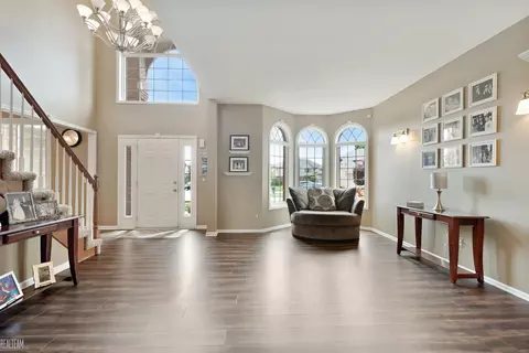Entry Way - 49508 Evanston, Macomb, MI 48044 photo 3 of 8