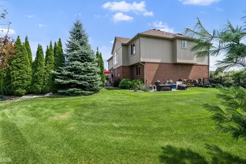Exterior - 49508 Evanston, Macomb, MI 48044 photo 6 of 9