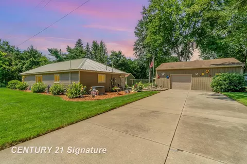 1015 Park, Saint Charles, MI 48655
