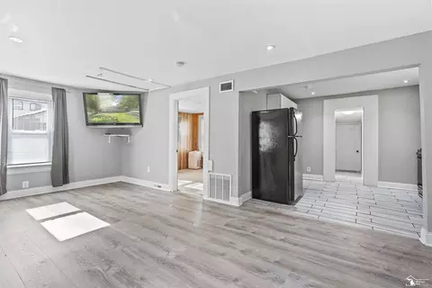 Living - 6368 Loraine, Romulus, MI 48174 photo 3 of 3